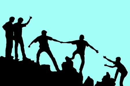 helping-each-other-2643652_1280